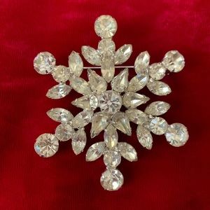 Vintage Weiss Rhinestone Brooch